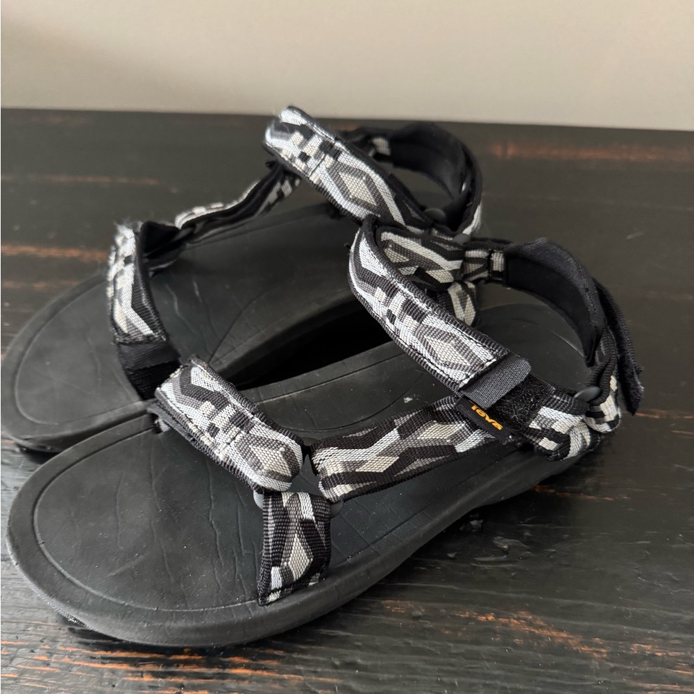 Teva sandals - size 5